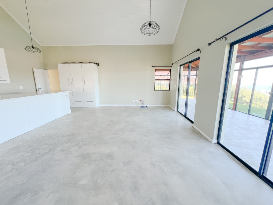 To Let 2 Bedroom Property for Rent in Robberg Ridge Western Cape
